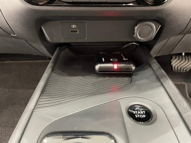 ノート Ｓ　ワンセグナビ　ドライブレコーダー　ＥＴＣ　レーンキープアシスト　電動パーキング　Ｂｌｕｅｔｏｏｔｈ接続　オートワイパー　オートライト（4枚目）