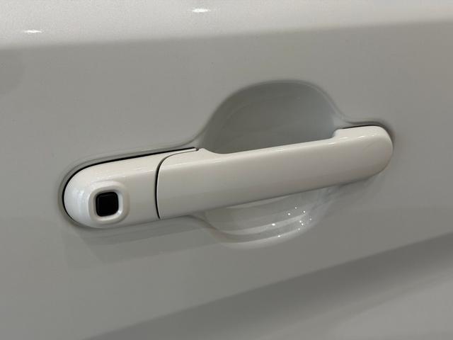 ソリオ ハイブリッドＭＺ　ディスプレイオーディオ　バックカメラ　ドライブレコーダー　両側電動スライドドア　アダプティブクルーズコントロール　ステリモ　スズキセーフティサポート　パーキングセンサ―　シートヒーター　オートライト（13枚目）