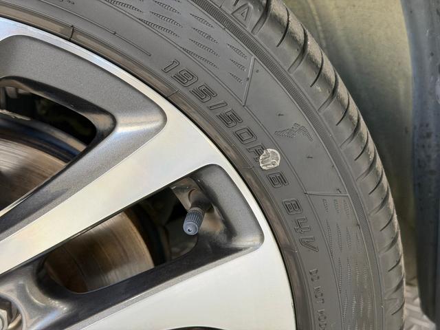 シエンタ ハイブリッドＧ　ナビ　バックカメラ　ＥＴＣ　両側電動スライドドア　ステリモ　３列シート　スマートキー　オートエアコン　アイドリングストップ　横滑り防止　シートヒーター（11枚目）