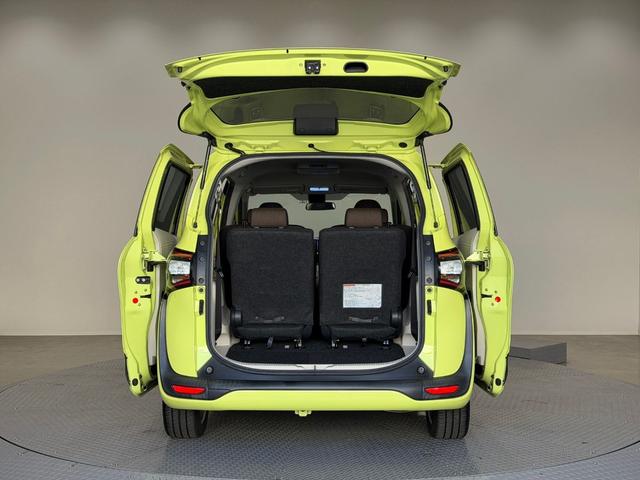 シエンタ ハイブリッドＧ　ナビ　バックカメラ　ＥＴＣ　両側電動スライドドア　ステリモ　３列シート　スマートキー　オートエアコン　アイドリングストップ　横滑り防止　シートヒーター（24枚目）