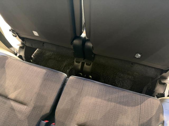 シエンタ ハイブリッドＧ　ナビ　バックカメラ　ＥＴＣ　両側電動スライドドア　ステリモ　３列シート　スマートキー　オートエアコン　アイドリングストップ　横滑り防止　シートヒーター（36枚目）