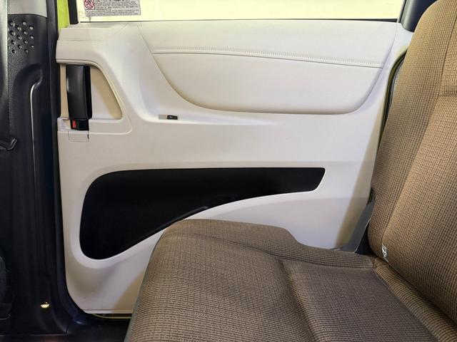 シエンタ ハイブリッドＧ　ナビ　バックカメラ　ＥＴＣ　両側電動スライドドア　ステリモ　３列シート　スマートキー　オートエアコン　アイドリングストップ　横滑り防止　シートヒーター（41枚目）