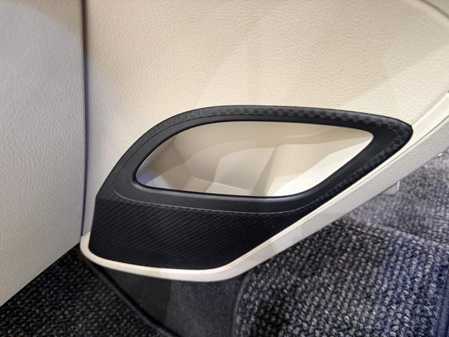 シエンタ ハイブリッドＧ　ナビ　バックカメラ　ＥＴＣ　両側電動スライドドア　ステリモ　３列シート　スマートキー　オートエアコン　アイドリングストップ　横滑り防止　シートヒーター（64枚目）