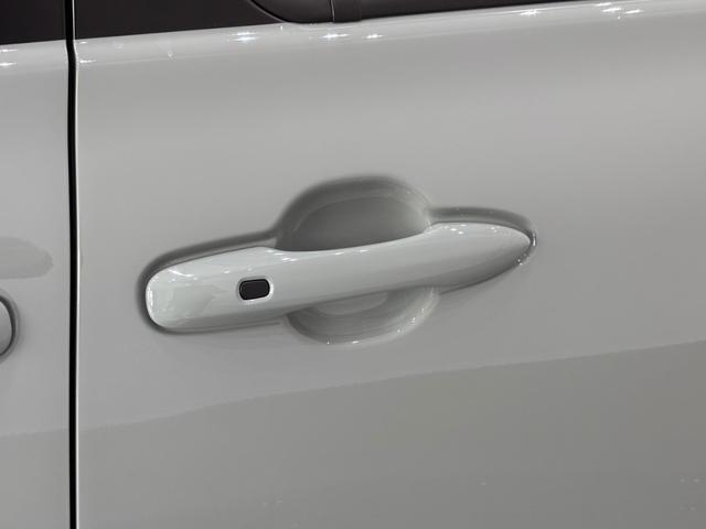 シエンタ ハイブリッドＺ　１０．５インチディスプレイオーディオ　全方位カメラ　アダプティブクルーズコントロール　ステリモ　両側電動スライドドア　パーキングセンサ―　ＥＴＣ　スマートキー（11枚目）