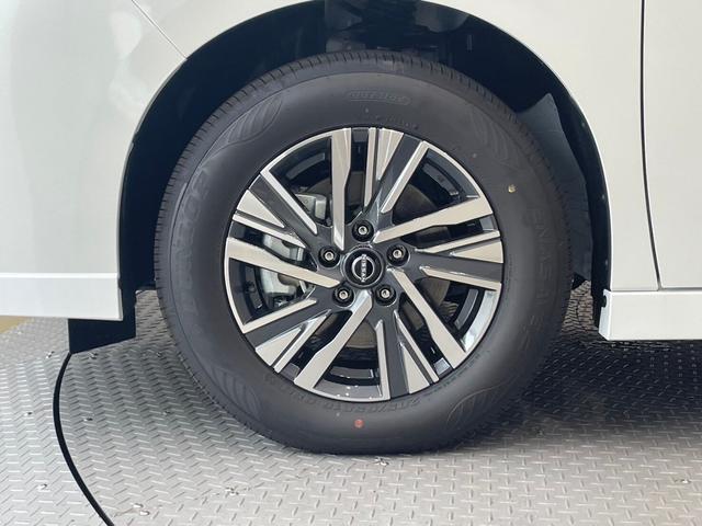 セレナ ｅ－パワー　ハイウェイスターＶ　２．３インチナビ　アラウンドビューモニター　ＥＴＣ　両側電動スライドドア　アダプティブクルーズコントロール　ステリモ　衝突被害軽減ブレーキ　パーキングセンサ―　３列シート　スマートキー（11枚目）