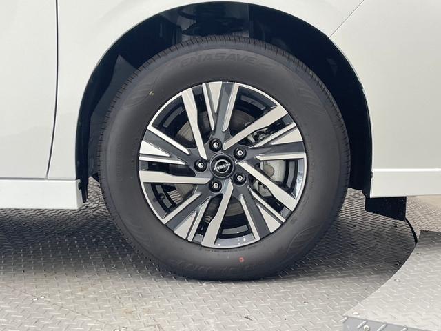 セレナ ｅ－パワー　ハイウェイスターＶ　２．３インチナビ　アラウンドビューモニター　ＥＴＣ　両側電動スライドドア　アダプティブクルーズコントロール　ステリモ　衝突被害軽減ブレーキ　パーキングセンサ―　３列シート　スマートキー（31枚目）