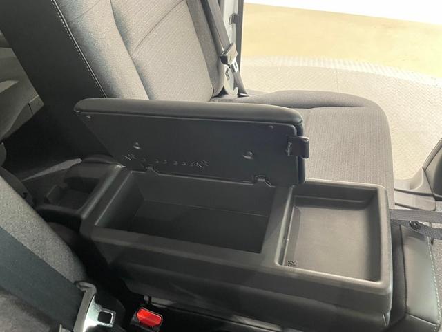 セレナ ｅ－パワー　ハイウェイスターＶ　２．３インチナビ　アラウンドビューモニター　ＥＴＣ　両側電動スライドドア　アダプティブクルーズコントロール　ステリモ　衝突被害軽減ブレーキ　パーキングセンサ―　３列シート　スマートキー（42枚目）