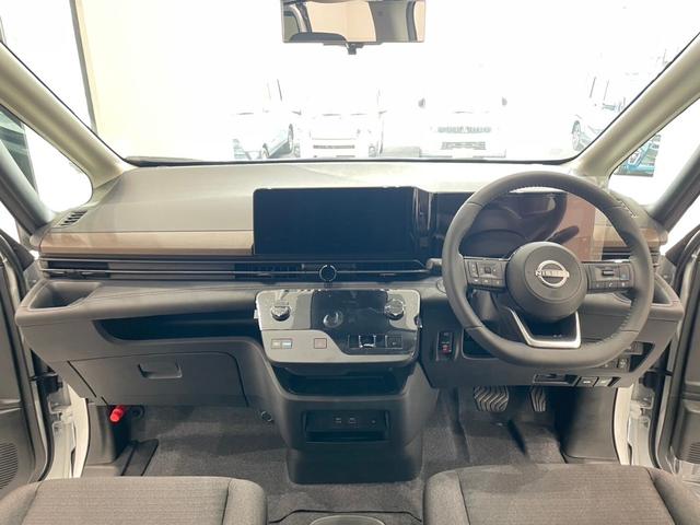 セレナ ｅ－パワー　ハイウェイスターＶ　２．３インチナビ　アラウンドビューモニター　ＥＴＣ　両側電動スライドドア　アダプティブクルーズコントロール　ステリモ　衝突被害軽減ブレーキ　パーキングセンサ―　３列シート　スマートキー（44枚目）