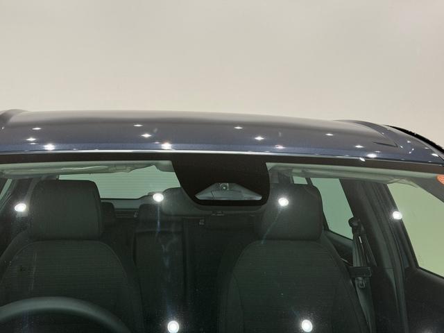 WR-V Z ブラックスタイル ホンダセンシング バックカメラ アダプティブクルーズコントロール ステリモ フロントフォグランプ アルミホイール アイドリングストップ パーキングセンサ― スマートキー(8枚目)