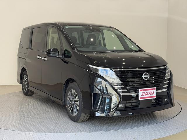 セレナ ハイウェイスターＶ　ドライブレコーダー　バックカメラ　ナビ　オートクルーズコントロール　両側電動スライドドア　オートマチックハイビーム　オートライト　スマートキー　アイドリングストップ　電動格納ミラー　３列シート　ＣＶＴ（14枚目）