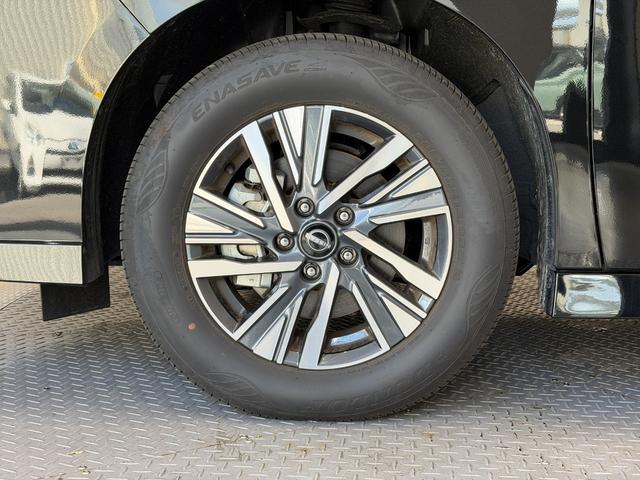 セレナ ハイウェイスターＶ　ドライブレコーダー　バックカメラ　ナビ　オートクルーズコントロール　両側電動スライドドア　オートマチックハイビーム　オートライト　スマートキー　アイドリングストップ　電動格納ミラー　３列シート　ＣＶＴ（20枚目）