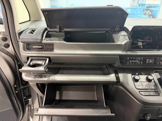 ステップワゴン エアー　ドライブレコーダー　クリアランスソナー　オートクルーズコントロール　レーンアシスト　衝突被害軽減システム　両側電動スライドドア　オートライト　ＬＥＤヘッドランプ　スマートキー　アイドリングストップ（50枚目）