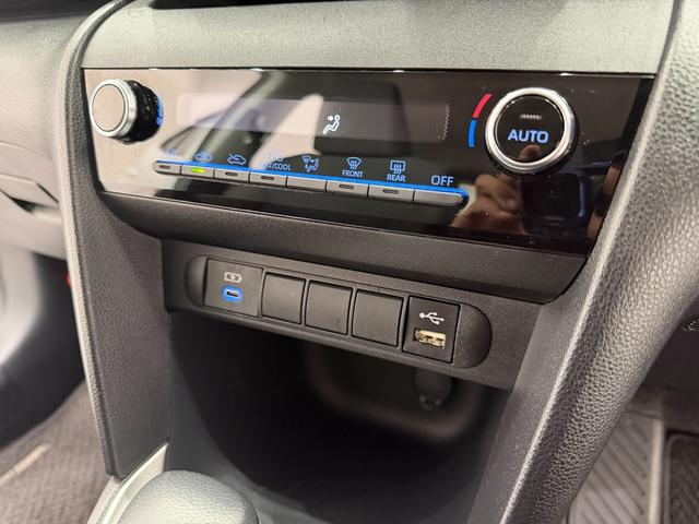 ヤリスクロス Ｇ　ドライブレコーダー　ＥＴＣ　バックカメラ　オートクルーズコントロール　レーンアシスト　衝突被害軽減システム　ナビ　ＴＶ　オートマチックハイビーム　オートライト　アルミホイール　スマートキー（7枚目）