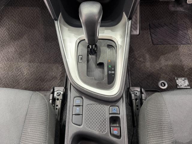 ヤリスクロス Ｇ　ドライブレコーダー　ＥＴＣ　バックカメラ　オートクルーズコントロール　レーンアシスト　衝突被害軽減システム　ナビ　ＴＶ　オートマチックハイビーム　オートライト　アルミホイール　スマートキー（8枚目）