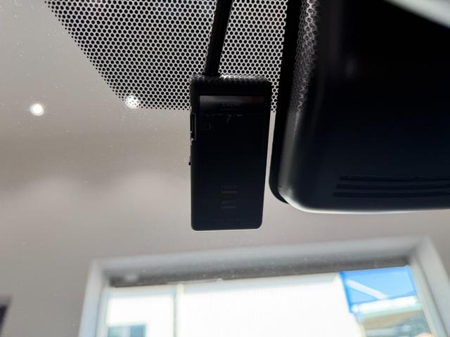 ヤリスクロス Ｇ　ドライブレコーダー　ＥＴＣ　バックカメラ　オートクルーズコントロール　レーンアシスト　衝突被害軽減システム　ナビ　ＴＶ　オートマチックハイビーム　オートライト　アルミホイール　スマートキー（12枚目）