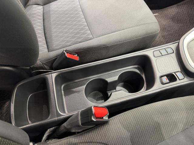 ヤリスクロス Ｇ　ドライブレコーダー　ＥＴＣ　バックカメラ　オートクルーズコントロール　レーンアシスト　衝突被害軽減システム　ナビ　ＴＶ　オートマチックハイビーム　オートライト　アルミホイール　スマートキー（45枚目）