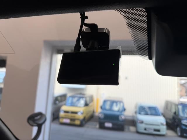 ハイエースバン スーパーＧＬ　ダークプライムＩＩ　ドライブレコーダー　全周囲カメラ　ナビ　ＴＶ　レーンアシスト　衝突被害軽減システム　両側電動スライドドア　オートマチックハイビーム　オートライト　スマートキー　電動格納ミラー　ＣＶＴ　ＣＤ　ＵＳＢ（6枚目）