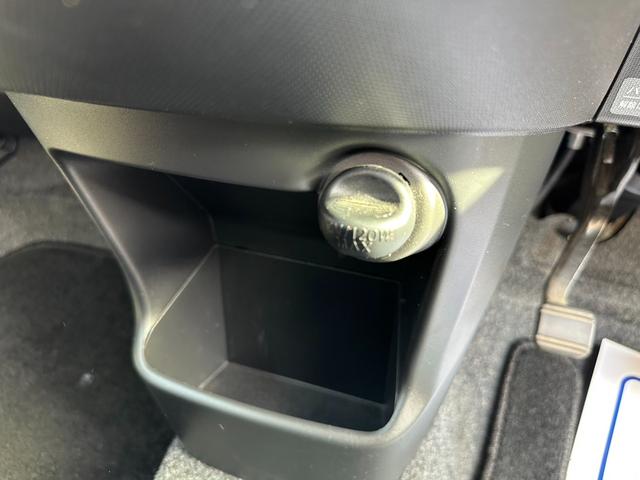 カスタムX ヘッドランプ LED/EBD付ABS/アイドリングストップ/エアバッグ 運転席/エアバッグ 助手席/衝突安全ボディ/アルミホイール 純正 14インチ/エンジンスタートボタン/スマートキー 盗難防止装置(29枚目)