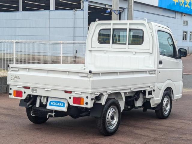 クリッパートラック 4WD DX 保証書/届出済未使用車/EBD付ABS/横滑り防止装置/アイドリングストップ/パワーウインドウ/キーレスエントリー/パワーステアリング/オートライト/マニュアルエアコン/取扱説明書 4WD(3枚目)