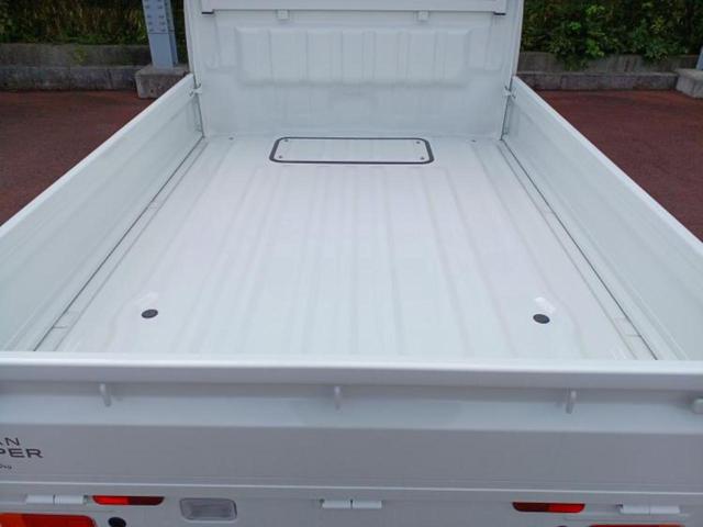 クリッパートラック 4WD DX 保証書/届出済未使用車/EBD付ABS/横滑り防止装置/アイドリングストップ/パワーウインドウ/キーレスエントリー/パワーステアリング/オートライト/マニュアルエアコン/取扱説明書 4WD(6枚目)