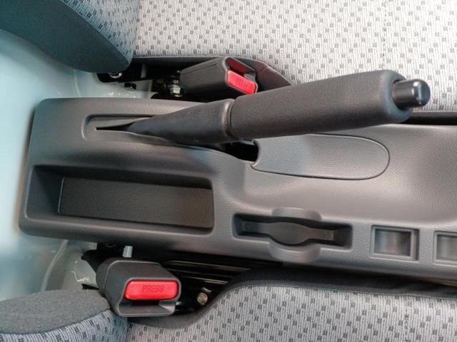 クリッパートラック 4WD DX 保証書/届出済未使用車/EBD付ABS/横滑り防止装置/アイドリングストップ/パワーウインドウ/キーレスエントリー/パワーステアリング/オートライト/マニュアルエアコン/取扱説明書 4WD(22枚目)