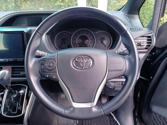 ヴォクシー ＺＳキラメキ３　新品タイヤ／保証書／社外　９インチ　ＳＤナビ／フリップダウンモニター　社外　９インチ／トヨタセーフティセンス／両側電動スライドドア／車線逸脱防止支援システム／ヘッドランプ　ＬＥＤ　衝突被害軽減システム（13枚目）