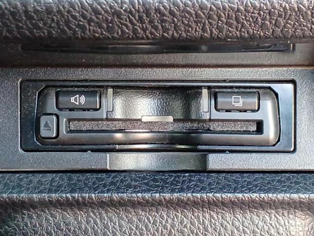 ヴォクシー ＺＳキラメキ３　新品タイヤ／保証書／社外　９インチ　ＳＤナビ／フリップダウンモニター　社外　９インチ／トヨタセーフティセンス／両側電動スライドドア／車線逸脱防止支援システム／ヘッドランプ　ＬＥＤ　衝突被害軽減システム（17枚目）