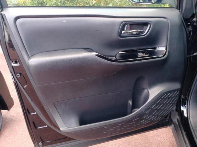 ヴォクシー ＺＳキラメキ３　新品タイヤ／保証書／社外　９インチ　ＳＤナビ／フリップダウンモニター　社外　９インチ／トヨタセーフティセンス／両側電動スライドドア／車線逸脱防止支援システム／ヘッドランプ　ＬＥＤ　衝突被害軽減システム（23枚目）