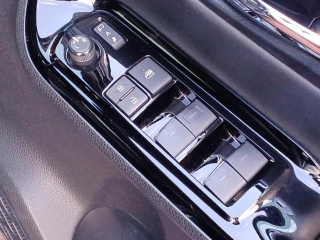 ヴォクシー ＺＳキラメキ３　新品タイヤ／保証書／社外　９インチ　ＳＤナビ／フリップダウンモニター　社外　９インチ／トヨタセーフティセンス／両側電動スライドドア／車線逸脱防止支援システム／ヘッドランプ　ＬＥＤ　衝突被害軽減システム（29枚目）