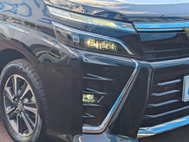 ヴォクシー ＺＳキラメキ３　新品タイヤ／保証書／社外　９インチ　ＳＤナビ／フリップダウンモニター　社外　９インチ／トヨタセーフティセンス／両側電動スライドドア／車線逸脱防止支援システム／ヘッドランプ　ＬＥＤ　衝突被害軽減システム（48枚目）