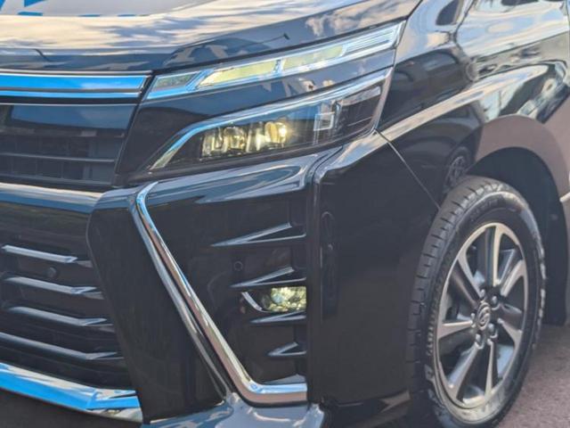 ヴォクシー ＺＳキラメキ３　新品タイヤ／保証書／社外　９インチ　ＳＤナビ／フリップダウンモニター　社外　９インチ／トヨタセーフティセンス／両側電動スライドドア／車線逸脱防止支援システム／ヘッドランプ　ＬＥＤ　衝突被害軽減システム（49枚目）