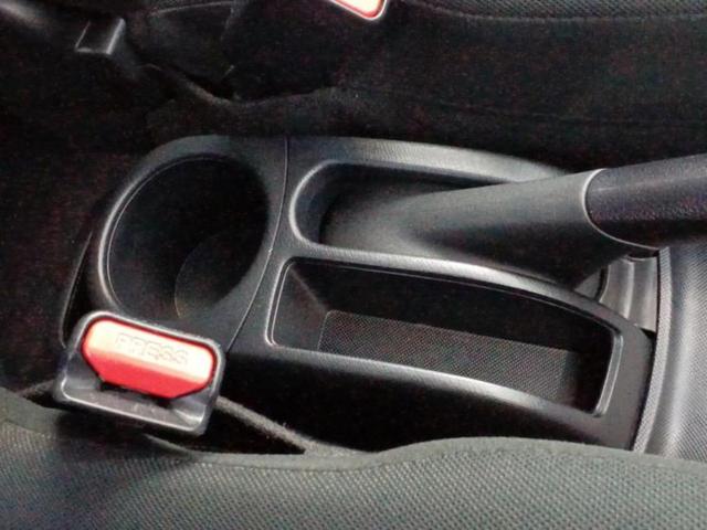 アクア Ｓスタイルブラック　保証書／社外　ＳＤナビ／トヨタセーフティセンス／車線逸脱防止支援システム／ヘッドランプ　ＬＥＤ／Ｂｌｕｅｔｏｏｔｈ接続／ＥＴＣ／ＥＢＤ付ＡＢＳ／横滑り防止装置／バックモニター／フルセグＴＶ（29枚目）