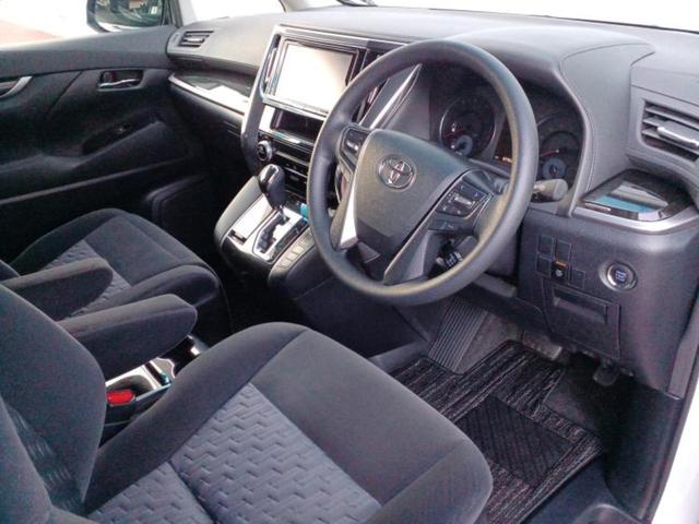 アルファード Ｓ　Ａパッケージ　新品タイヤ／保証書／純正　９インチ　ＳＤナビ／フリップダウンモニター　純正　１１インチ／衝突安全装置／両側電動スライドドア／ヘッドランプ　ＬＥＤ／ＵＳＢジャック／Ｂｌｕｅｔｏｏｔｈ接続／ＥＴＣ（4枚目）