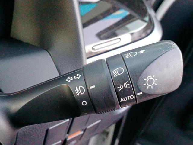 アルファード Ｓ　Ａパッケージ　新品タイヤ／保証書／純正　９インチ　ＳＤナビ／フリップダウンモニター　純正　１１インチ／衝突安全装置／両側電動スライドドア／ヘッドランプ　ＬＥＤ／ＵＳＢジャック／Ｂｌｕｅｔｏｏｔｈ接続／ＥＴＣ（15枚目）