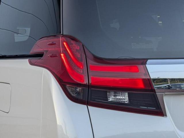 アルファード Ｓ　Ａパッケージ　新品タイヤ／保証書／純正　９インチ　ＳＤナビ／フリップダウンモニター　純正　１１インチ／衝突安全装置／両側電動スライドドア／ヘッドランプ　ＬＥＤ／ＵＳＢジャック／Ｂｌｕｅｔｏｏｔｈ接続／ＥＴＣ（51枚目）