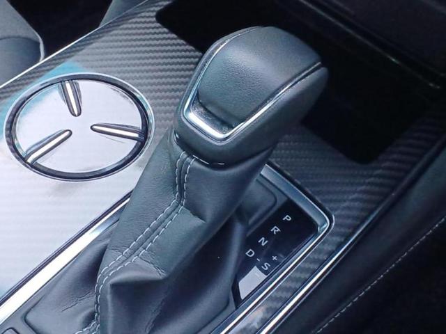 クラウンハイブリッド RSアドバンス 保証書/純正 8インチ SDナビ/トヨタセーフティセンス/シートヒーター 前席/車線逸脱防止支援システム/ヘッドランプ LED/USBジャック/Bluetooth接続/ETC/EBD付ABS(16枚目)