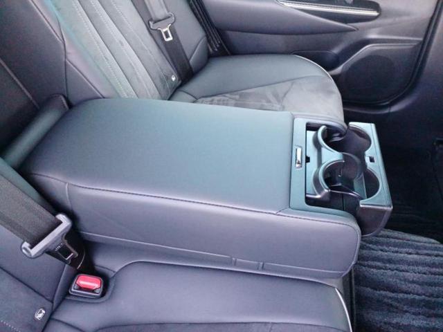 クラウンハイブリッド RSアドバンス 保証書/純正 8インチ SDナビ/トヨタセーフティセンス/シートヒーター 前席/車線逸脱防止支援システム/ヘッドランプ LED/USBジャック/Bluetooth接続/ETC/EBD付ABS(34枚目)