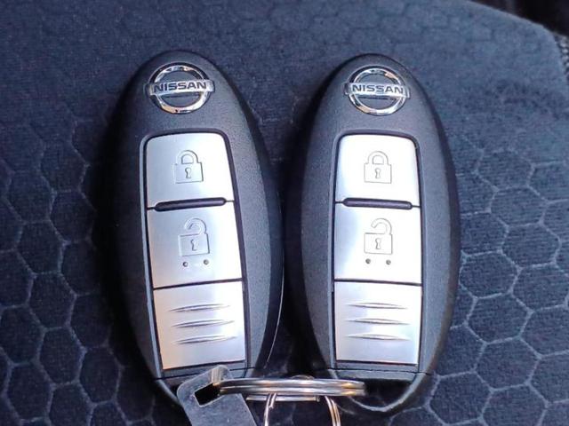 ジューク １５ＲＸ　新品タイヤ／保証書／純正　ＳＤナビ／アラウンドビューモニター／ドライブレコーダー　前後／ヘッドランプ　ＨＩＤ／Ｂｌｕｅｔｏｏｔｈ接続／ＥＴＣ／ＥＢＤ付ＡＢＳ／横滑り防止装置／フルセグＴＶ／ＤＶＤ（31枚目）