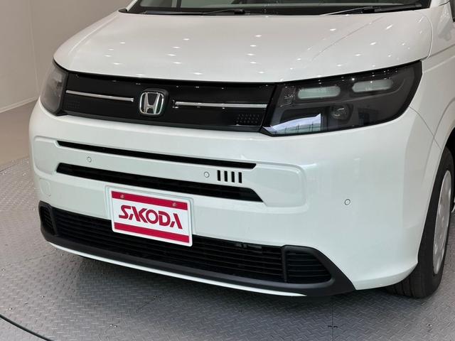 フリード エアー　バックカメラ　サイドエアバック　フルＬＥＤヘッドライト　両側パワースライドドア　電子制御パーキングブレーキ　オートブレーキホールド　１５インチスチールホール　７インチＴＦＴ液晶メーター（11枚目）