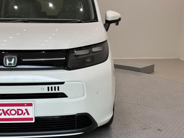 フリード エアー　ホンダセンシング　バックカメラ　サイドエアバック　フルＬＥＤヘッドライト　両側パワースライドドア　電子制御パーキングブレーキ　オートブレーキホールド　１５インチスチールホール　７インチ液晶メーター（3枚目）