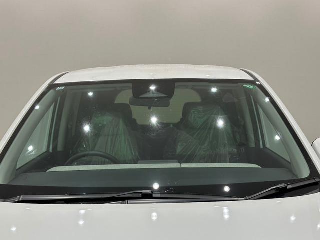 フリード エアー　ホンダセンシング　バックカメラ　サイドエアバック　フルＬＥＤヘッドライト　両側パワースライドドア　電子制御パーキングブレーキ　オートブレーキホールド　１５インチスチールホール　７インチ液晶メーター（5枚目）