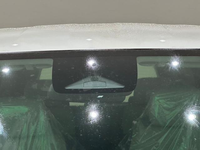 フリード エアー　ホンダセンシング　バックカメラ　サイドエアバック　フルＬＥＤヘッドライト　両側パワースライドドア　電子制御パーキングブレーキ　オートブレーキホールド　１５インチスチールホール　７インチ液晶メーター（6枚目）