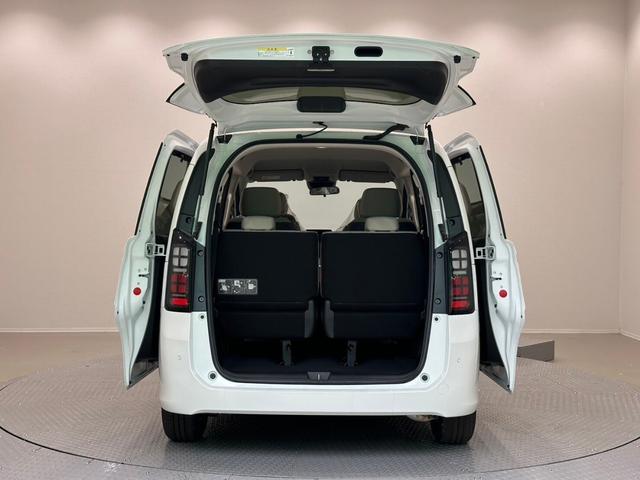 フリード エアー　ホンダセンシング　バックカメラ　サイドエアバック　フルＬＥＤヘッドライト　両側パワースライドドア　電子制御パーキングブレーキ　オートブレーキホールド　１５インチスチールホール　７インチ液晶メーター（22枚目）