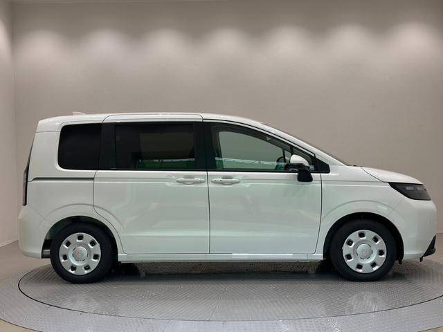 フリード エアー　ホンダセンシング　バックカメラ　サイドエアバック　フルＬＥＤヘッドライト　両側パワースライドドア　電子制御パーキングブレーキ　オートブレーキホールド　１５インチスチールホール　７インチ液晶メーター（24枚目）