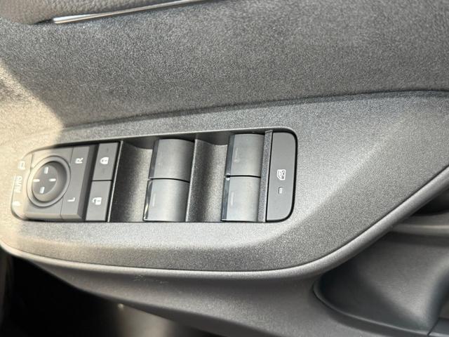 ヤリスクロス ハイブリッドZ ディスプレイオーディオ ETC 全方位カメラ 禁煙車 アダプティブクルーズコントロール ブラインドスポットモニター シートヒーター ステリモ スマートキー 電子パーキング(51枚目)