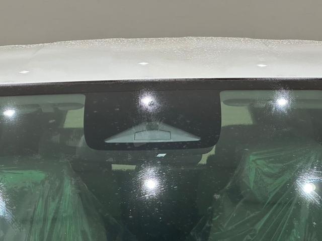 フリード エアー　ホンダセンシングバックカメラ　サイドエアバック　フルＬＥＤヘッドライト　両側パワースライドドア　電子制御パーキングブレーキ　オートブレーキホールド　１５インチスチールホール　７インチＴＦＴ液晶メーター（6枚目）