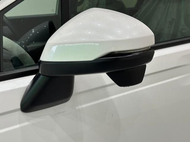 フリード エアー　ホンダセンシングバックカメラ　サイドエアバック　フルＬＥＤヘッドライト　両側パワースライドドア　電子制御パーキングブレーキ　オートブレーキホールド　１５インチスチールホール　７インチＴＦＴ液晶メーター（9枚目）