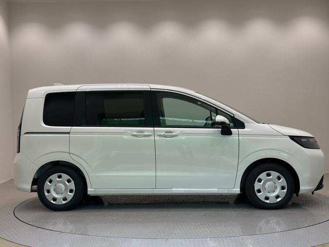 フリード エアー　ホンダセンシングバックカメラ　サイドエアバック　フルＬＥＤヘッドライト　両側パワースライドドア　電子制御パーキングブレーキ　オートブレーキホールド　１５インチスチールホール　７インチＴＦＴ液晶メーター（22枚目）