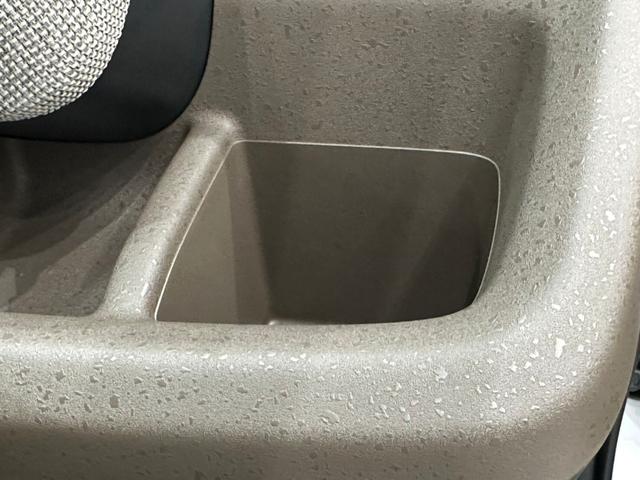 フリード エアー　ホンダセンシングバックカメラ　サイドエアバック　フルＬＥＤヘッドライト　両側パワースライドドア　電子制御パーキングブレーキ　オートブレーキホールド　１５インチスチールホール　７インチＴＦＴ液晶メーター（32枚目）