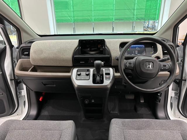 フリード エアー　ホンダセンシング　バックカメラ　サイドエアバック　フルＬＥＤヘッドライト　両側パワースライドドア　電子制御パーキングブレーキ　オートブレーキホールド　１５インチスチールホール　７インチ液晶メーター（27枚目）